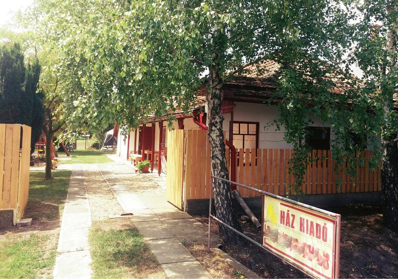 Arpad Nyaralohaz Villa Sarud Dış mekan fotoğraf